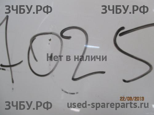 Toyota RAV 4 (3) Капот
