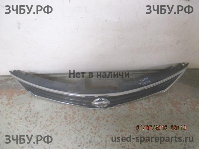Nissan Tiida 1 Решетка радиатора