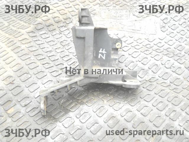 Opel Zafira B Кронштейн блока ABS