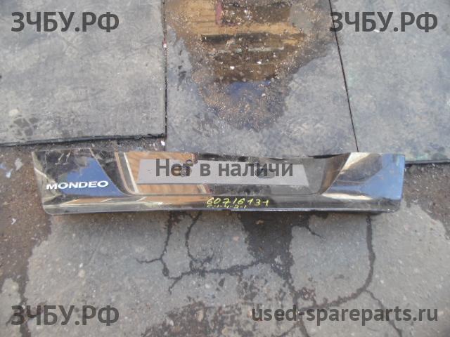 Ford Mondeo 4 Накладка крышки багажника