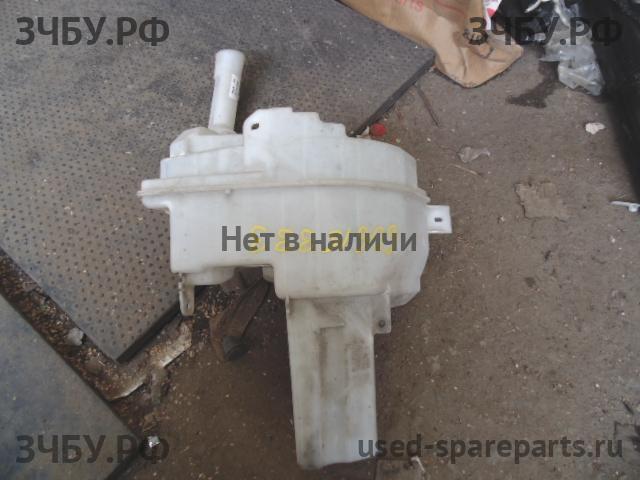 Mazda 3 [BK] Бачок омывателя лобового стекла