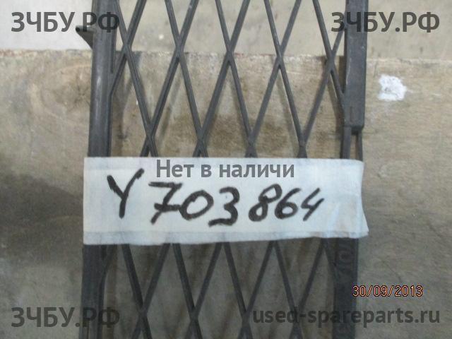 Toyota Corolla (E12) Решетка в бампер