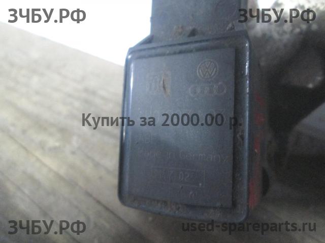 Audi A8 (1) [D2] Датчик регулировки дорожного просвета