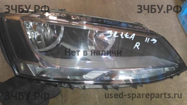 Volkswagen Jetta 6 Фара правая