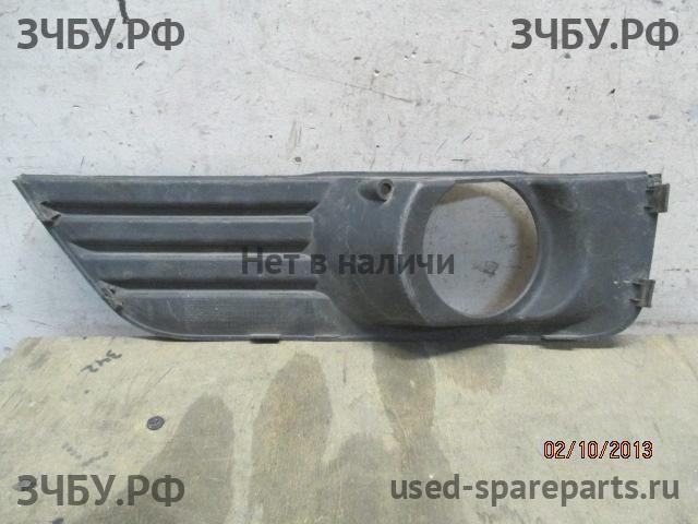 Ford Focus 2 Рамка противотуманной фары правой
