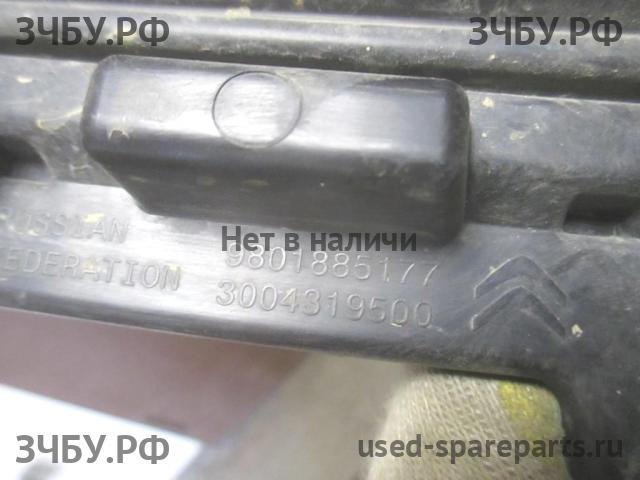 Citroen C4 (2) Решетка в бампер