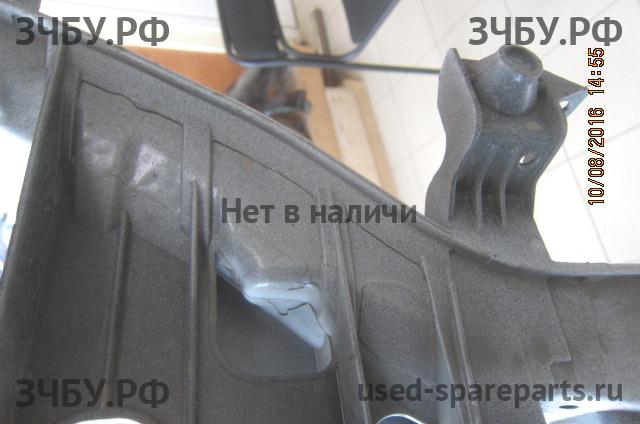 Ford Focus 3 Панель передняя (телевизор)