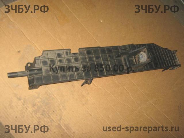 Land Rover Range Rover Sport 1 Кронштейн радиатора