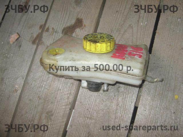Volkswagen Passat B5 (рестайлинг) Бачок главного тормозного цилиндра