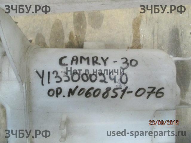 Toyota Camry 5 (V30) Бачок омывателя лобового стекла