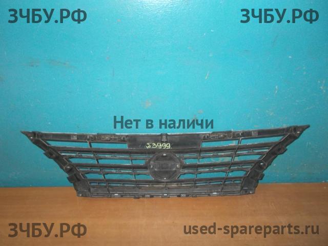 Nissan Sentra (B17) Решетка радиатора