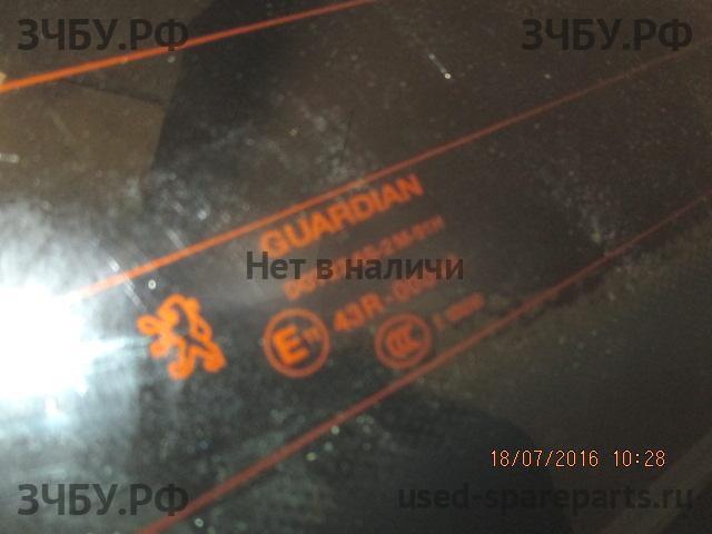 Peugeot 307 Стекло заднее