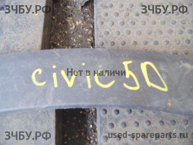 Honda Civic 8 (5D) Накладка крыла заднего левого