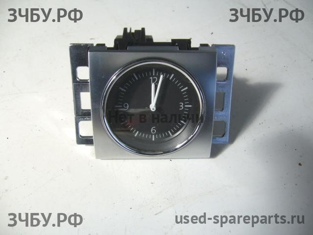 Volkswagen Passat B7 Часы