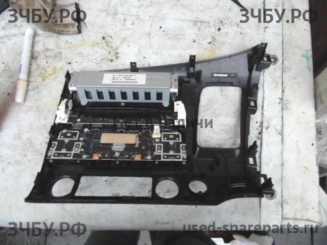 Honda Civic 8 (4D) Магнитола