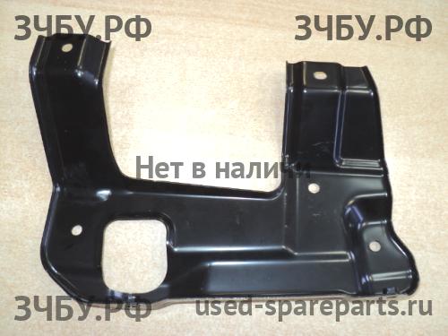 Mitsubishi Pajero/Montero 4 Кронштейн бампера передний