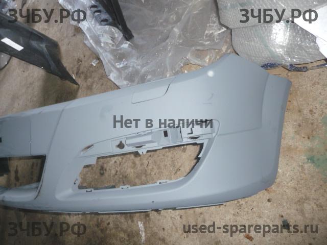 Opel Astra H Бампер передний