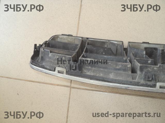 Volvo XC-70 Cross Country (2) Решетка радиатора
