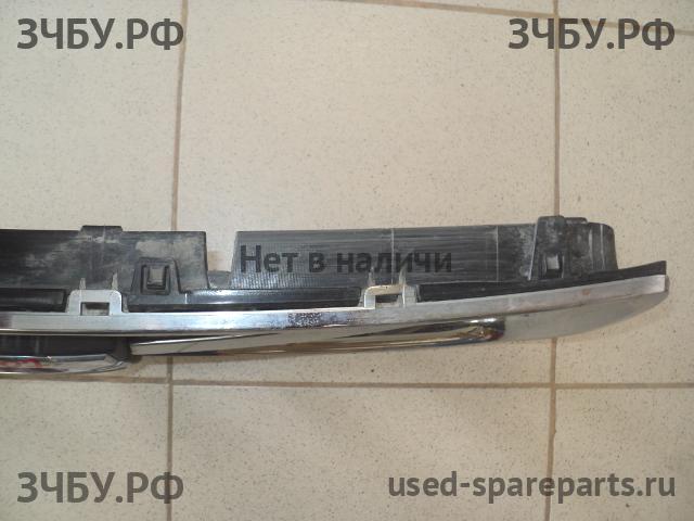 Volvo XC-70 Cross Country (2) Решетка радиатора