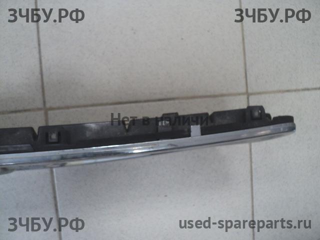 Volvo S40 (3) Решетка радиатора