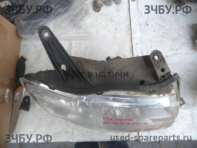 Mitsubishi Pajero/Montero Sport 2 (KH) Фара правая