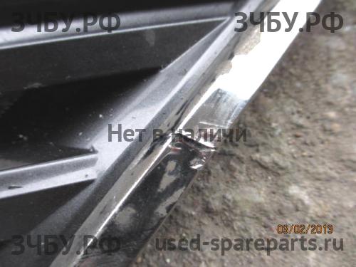 Nissan Tiida 1 Решетка радиатора