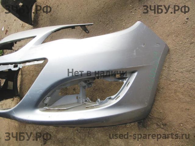 Opel Astra J Бампер передний