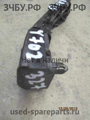 Toyota RAV 4 (3) Кронштейн бампера передний
