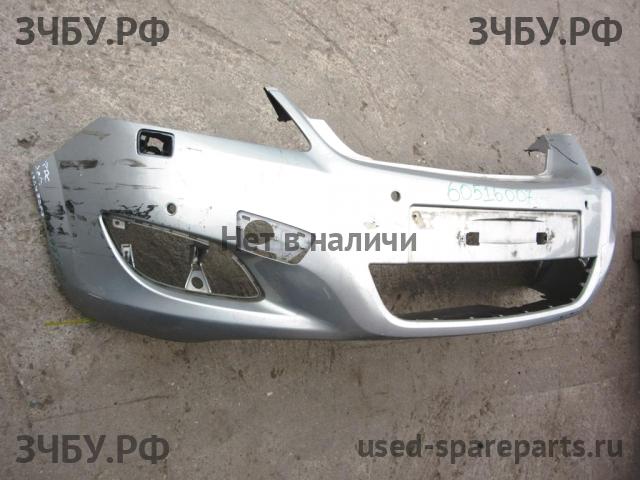 Opel Zafira B Бампер передний