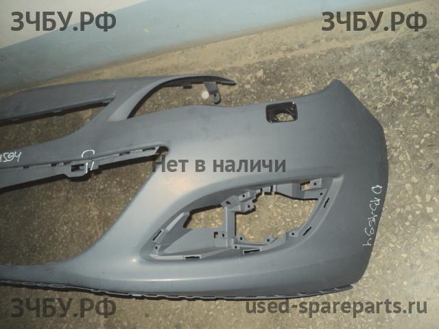Opel Astra J Бампер передний
