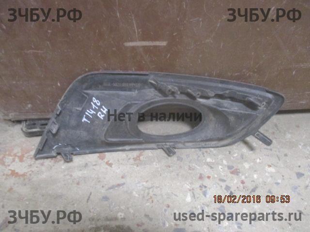 Mazda 3 [BK] Рамка противотуманной фары правой