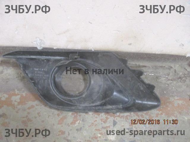 Mazda 3 [BM/BN] Рамка противотуманной фары правой