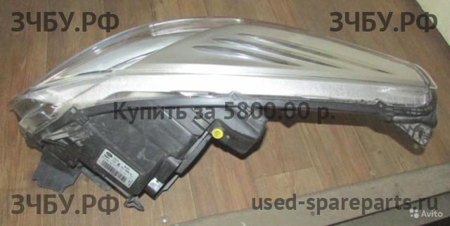 Ford Kuga 2 Фара правая