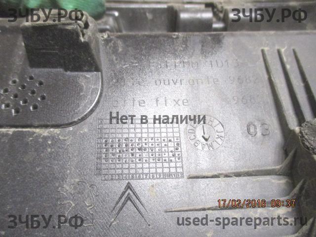 Citroen C4 Picasso (1) Накладка на дверь багажника