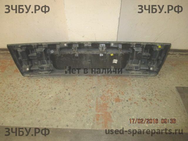 Citroen C4 Picasso (1) Накладка на дверь багажника