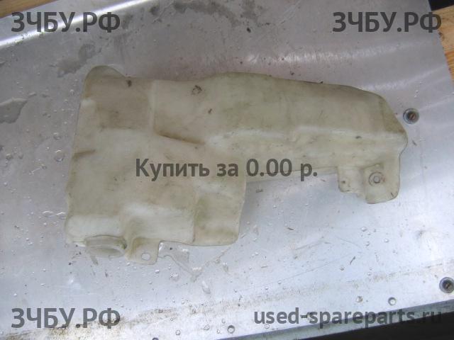 Audi 80/90 [B4] Бачок омывателя лобового стекла