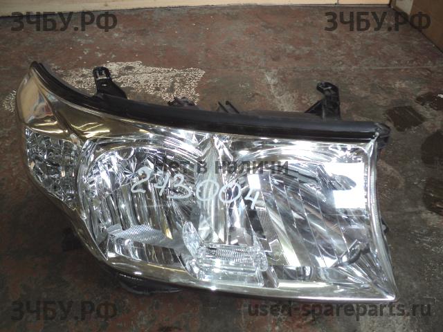 Toyota Land Cruiser 200 Фара правая