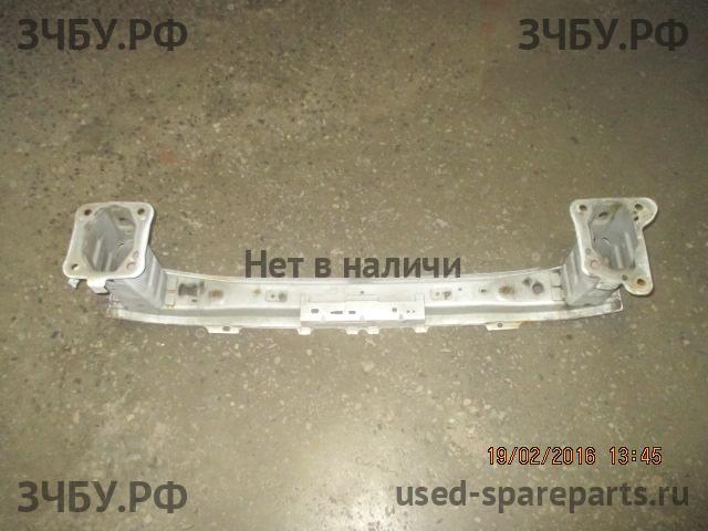 Ford Focus 2 Усилитель бампера передний