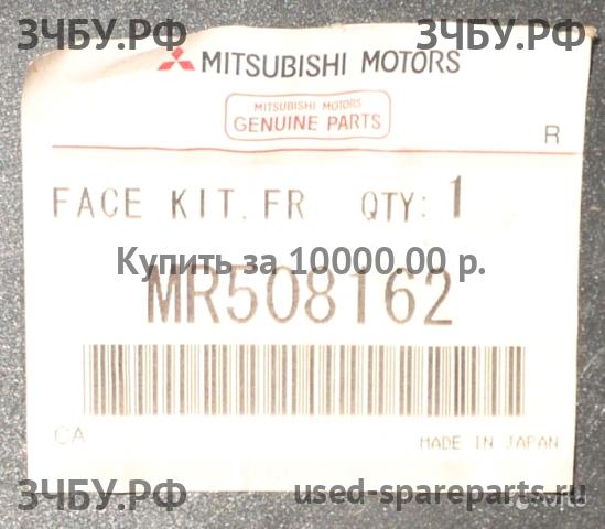 Mitsubishi Pajero/Montero 3 Бампер передний