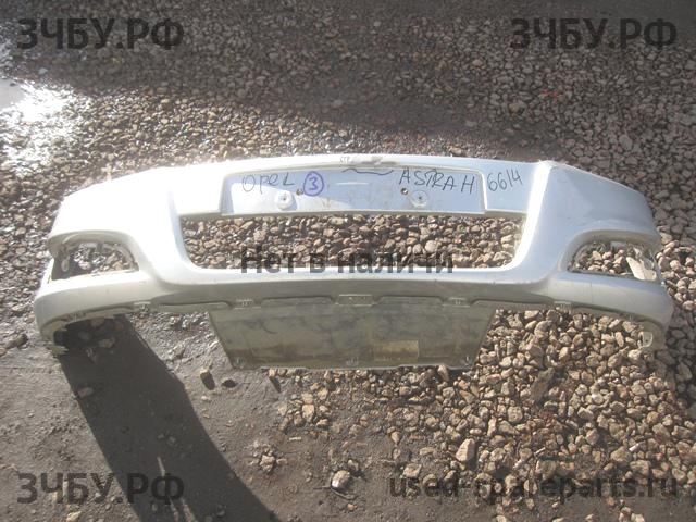 Opel Astra H Бампер передний