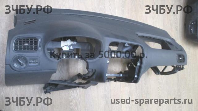 Volkswagen Polo 5 (Sedan) Торпедо