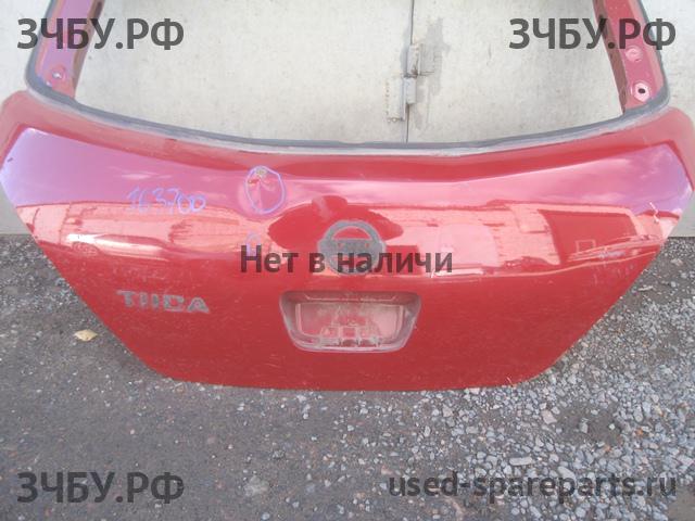 Nissan Tiida 1 Дверь багажника