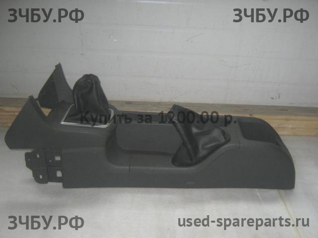Ford Focus 2 Консоль между сиденьями (Подлокотник)