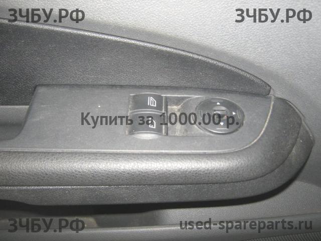 Ford Focus 2 Обшивка двери передней левой