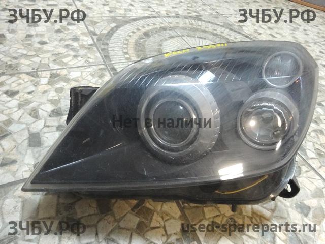 Opel Astra H Фара левая