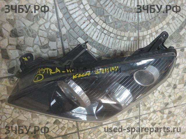 Opel Astra H Фара левая