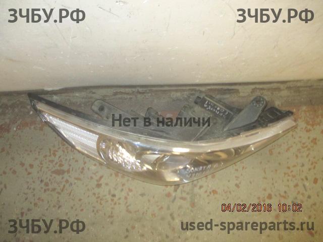 Hyundai Sonata 6 (YF) Фара правая
