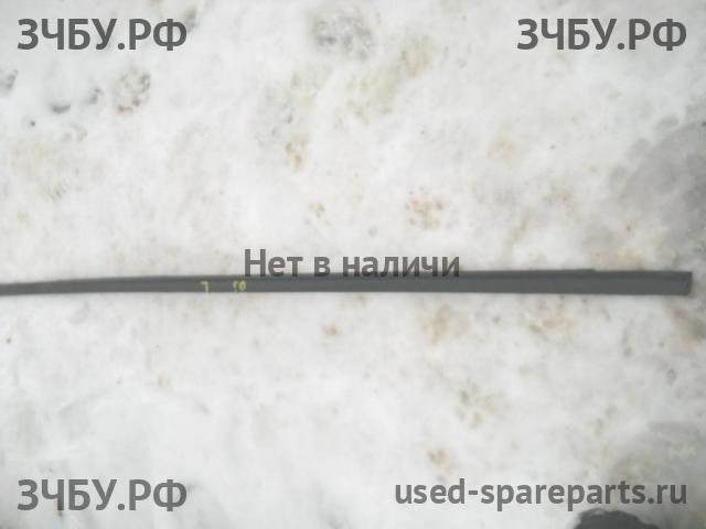 Opel Astra J Уплотнитель