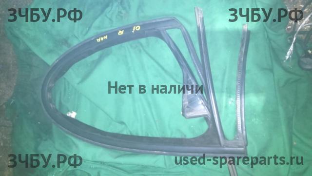 Opel Astra J Накладка двери передней правой