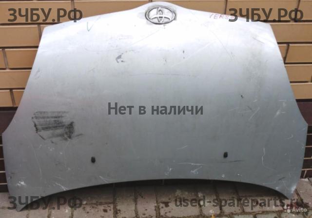 Toyota Yaris 1 Капот